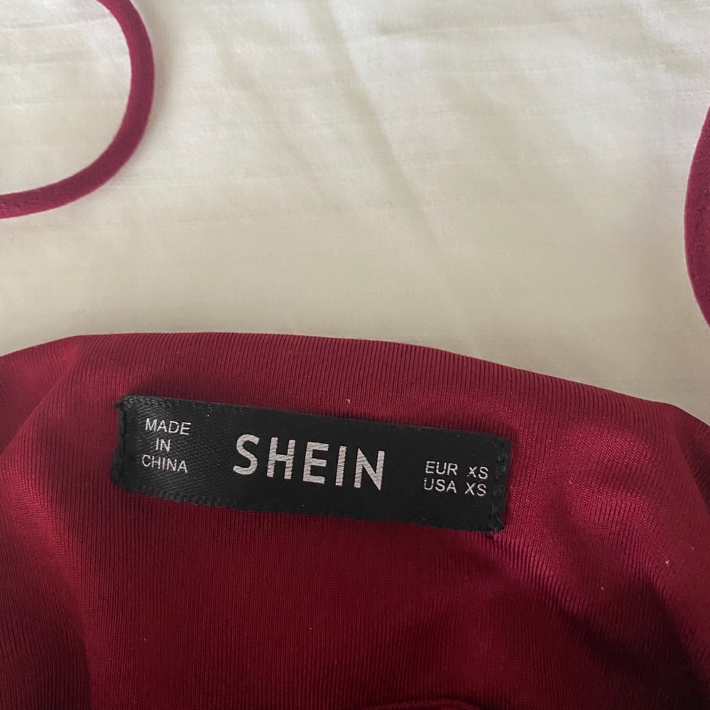 Cropped Tank Top - Picture 4 of 4